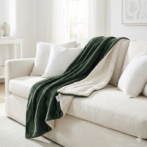 Life Comfort Oversized Throw Blanket Sherpa Plush Green Cream 70x70